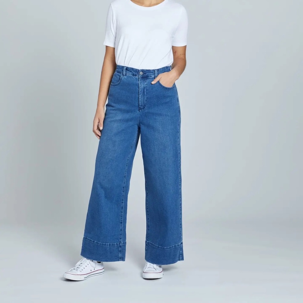 NWOT - Universal Standard Wide Leg Carrie Jeans - Size 16